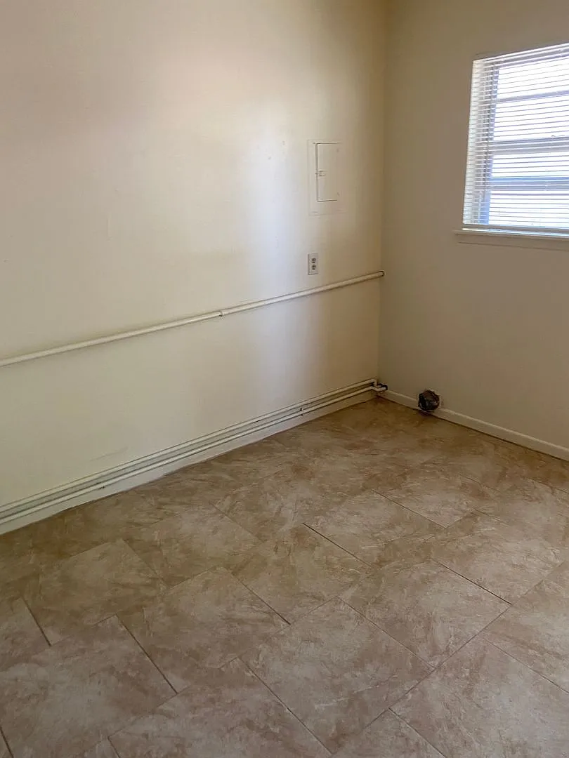 2408 N. Grand — Photo 2