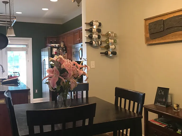 301 Hurston Cir — Photo 7