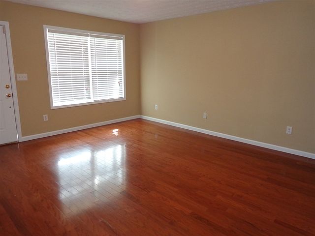 2nd image of 435 Shenandoah Ct Rent To Own #0