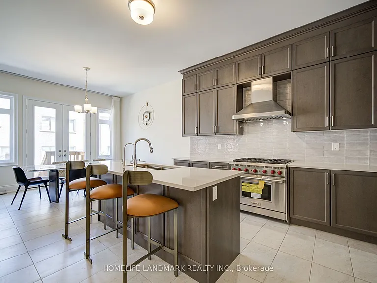 35 Red Giant St #MAIN 2ND FLOOR — Photo 15