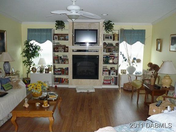 2nd image of 12 Lawrence Ct