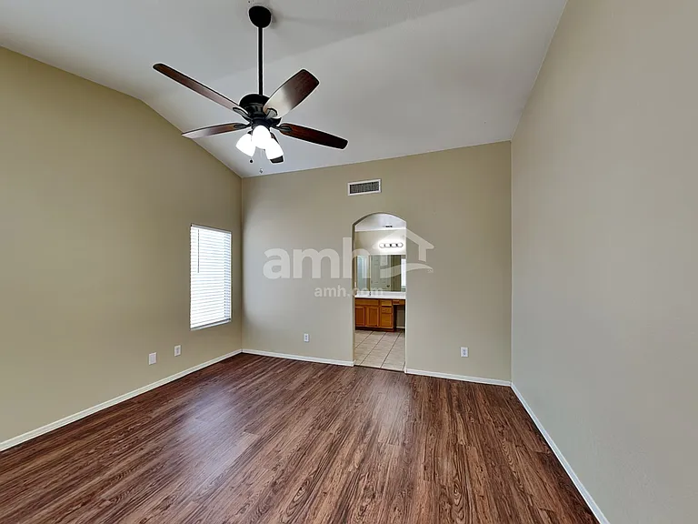 18078 N 113th Ave — Photo 12
