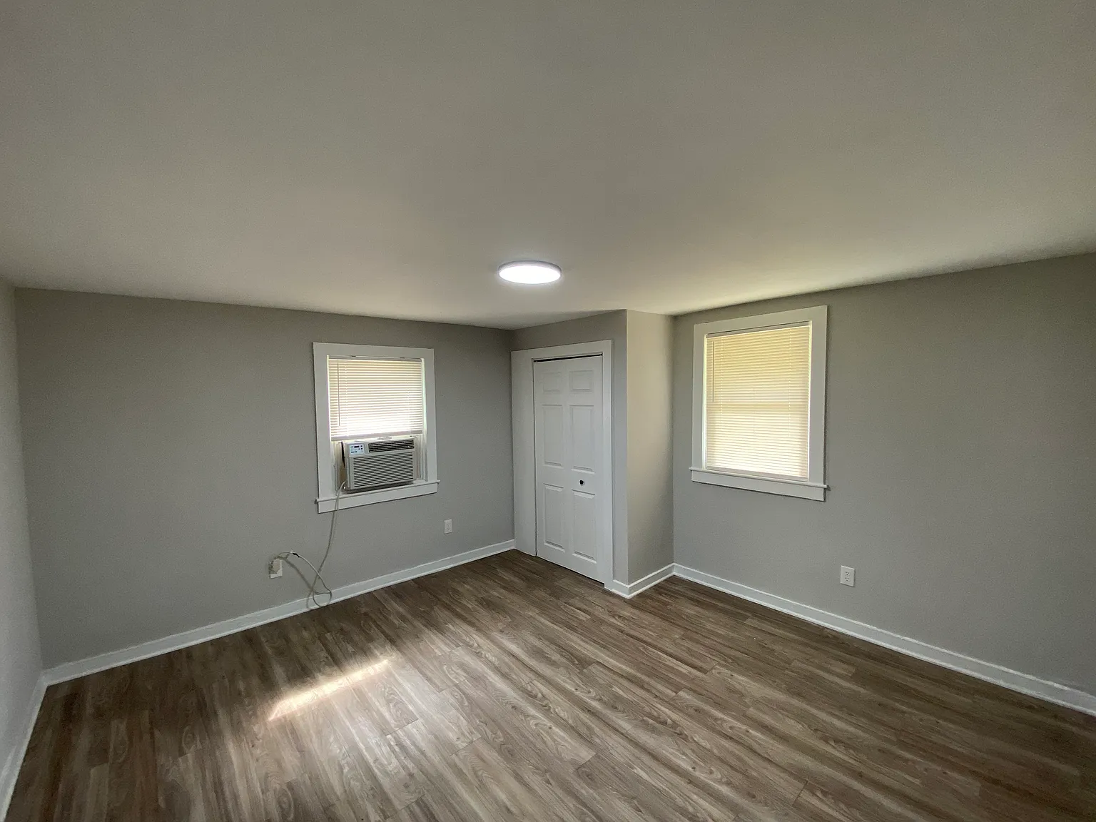 1810 Hemlock Ave — Photo 4