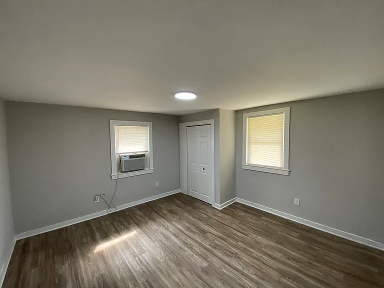 1810 Hemlock Ave — Photo 4