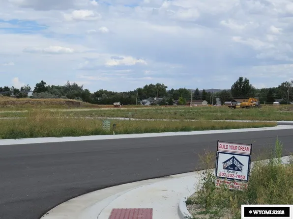 1035 Timber Dr, Lander, WY 82520
