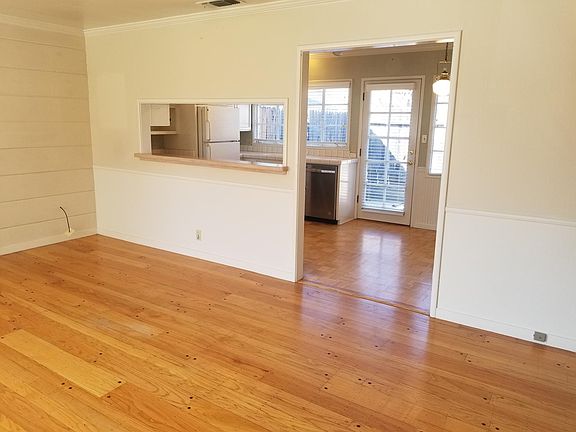 4th image of 3005 Hampshire Dr