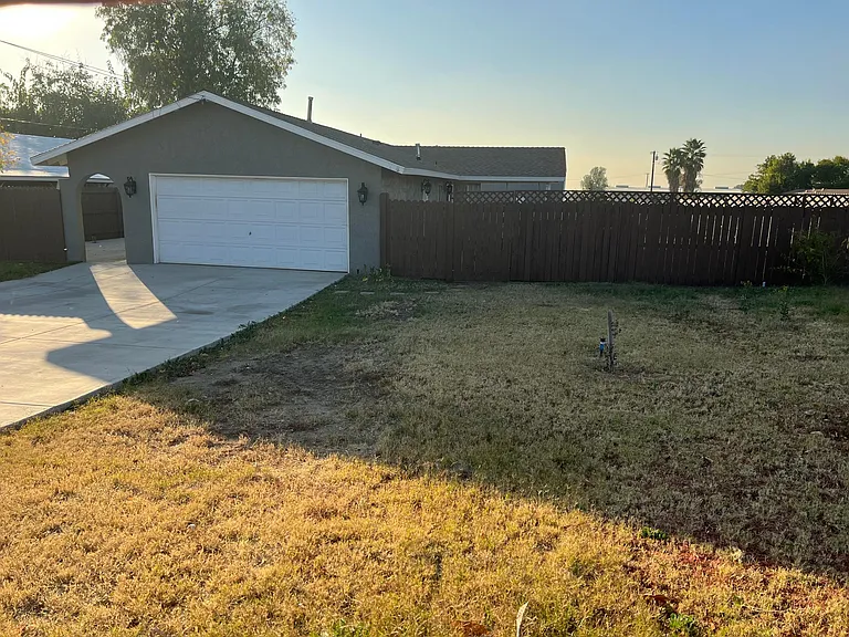 1179 Tourmaline Ave — Photo 2