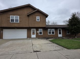 39 Arlington Dr, Romeoville, IL 60446