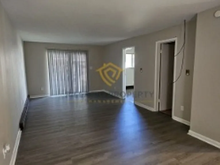 1424 Campbell Ave — Photo 6