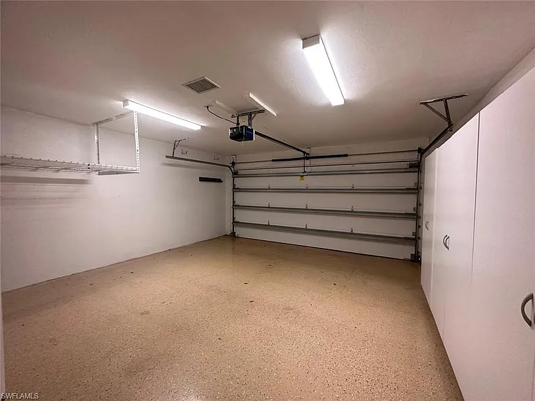 4836 Napoli Dr — Photo 16