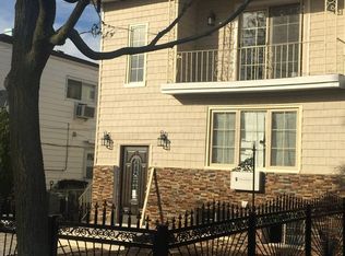 25301 147th Dr, Rosedale, NY 11422