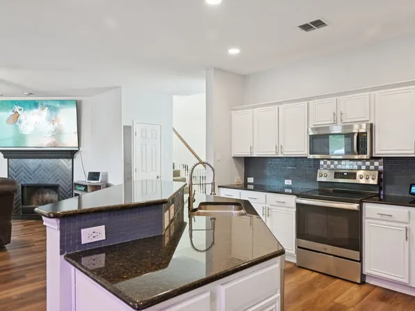 441 Valley View Dr, Lewisville, TX 75067