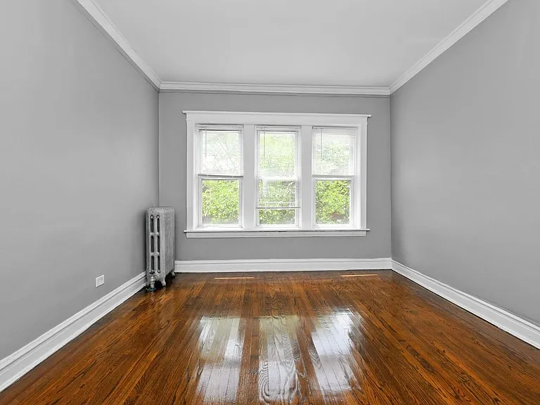 7557-59 S. Calumet Ave. / 348-58 E 76th St. — Photo 9