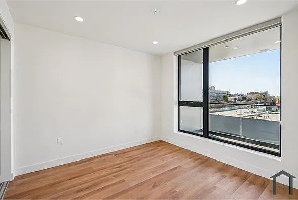 Studio, $1,995 — Photo 2
