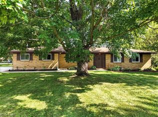 615 Ledge Rd, Macedonia, OH 44056