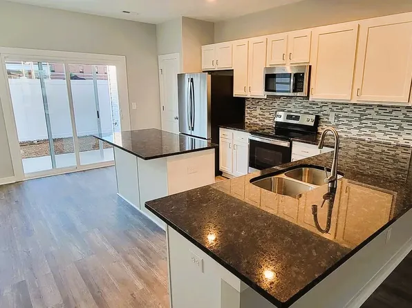 606 Windsurfing Ln, Sneads Ferry, NC 28460