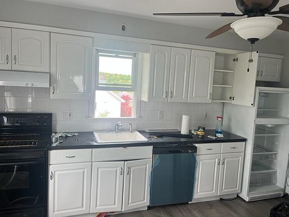 2nd image of 138 Park Ln #1
