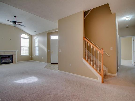 4th image of 1904 Woods Dr
