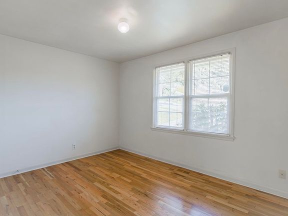 4th image of 16283 10th Ave NE