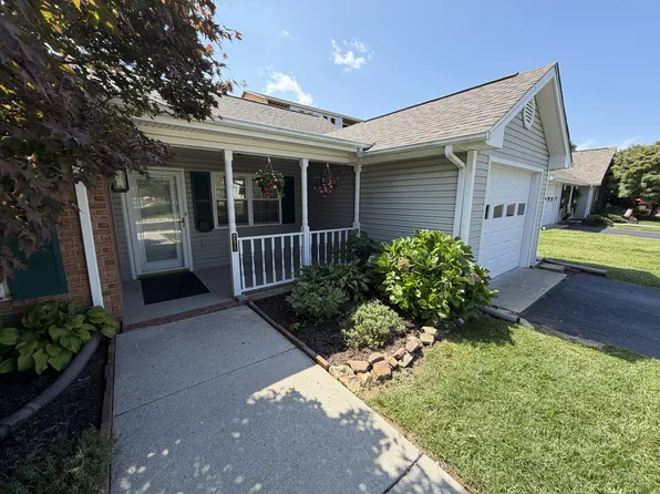 218 Wheatland Ct, Christiansburg, VA 24073