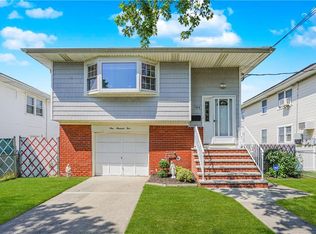 105 Manila Ave, Staten Island, NY 10306