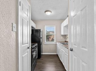 2502 Avenue L APT 15, Galveston, TX 77550