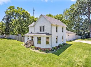 1005 W Si Johnson Ave, Sheridan, IL 60551