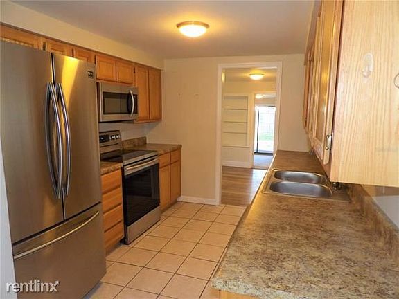 4th image of 3921 54th Ave N