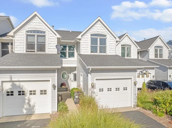 943 W Savidge St, Spring Lake, MI 49456