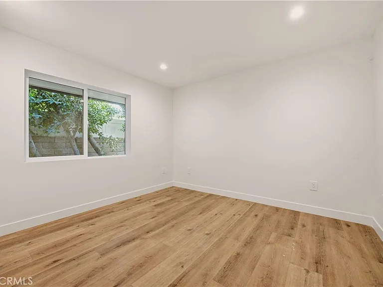 17024 Parthenia St — Photo 11
