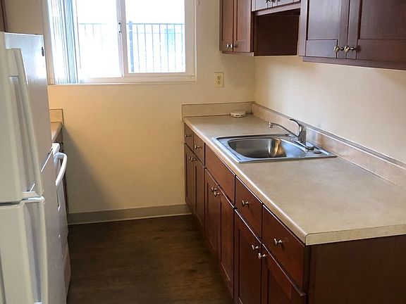 5th image of 15111 Washington Ave #1