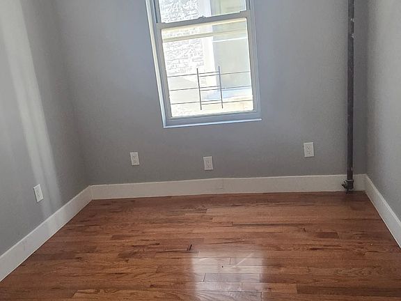 2nd image of 158 Bristol St #2F