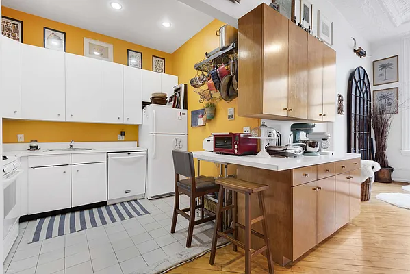 Rented by Corcoran | media 14