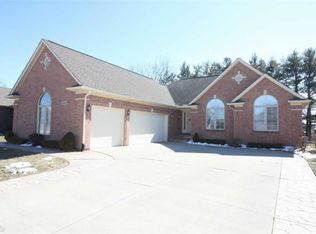 16152 Kingsway Dr, Macomb, MI