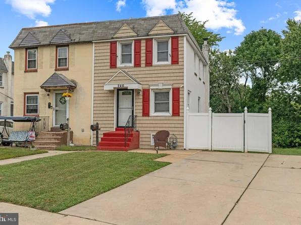 246 Crum Creek Dr, Woodlyn, PA 19094