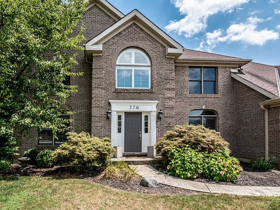 2nd image of 776 Lake Bluff Ct