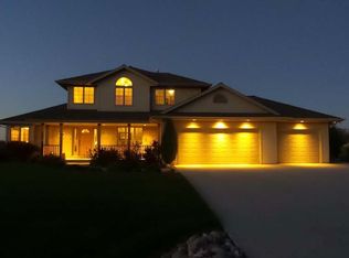 5137 Hidden Creek Dr, Sheboygan, WI 53083