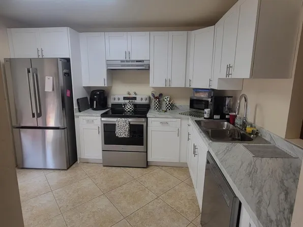 238 Bald Eagle Court, Royal Palm Beach, FL 33411