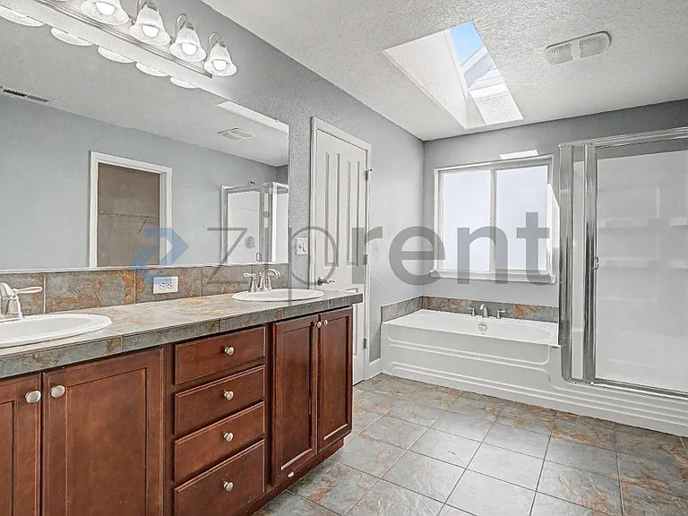 6138 SE Thornapple St — Photo 23