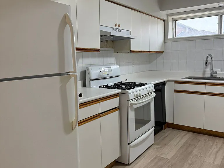 46 Dorengate Dr — Photo 9