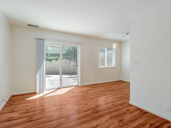 3rd image of 5532 Entrada Cedros