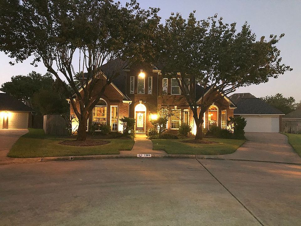 2nd image of 1303 Hopkins Park Dr