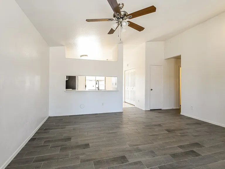 1153 W Diamond Ave — Photo 5
