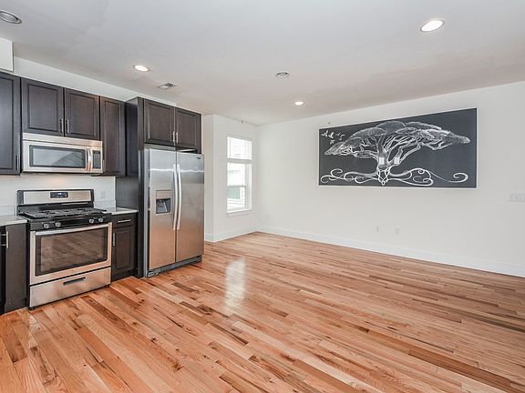 4th image of 912 N 19th St #3