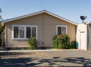214 SW L St, Madras, OR 97741