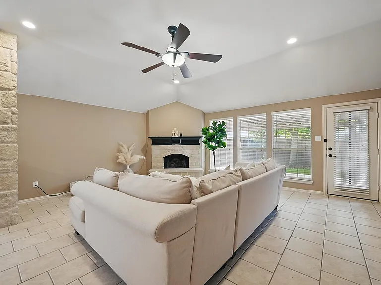 12315 Red Hawk Dr — Photo 9