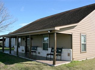 918 Pecan Valley Dr, Wharton, TX 77488