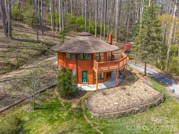 53 Yale Rd, Hendersonville, NC 28739