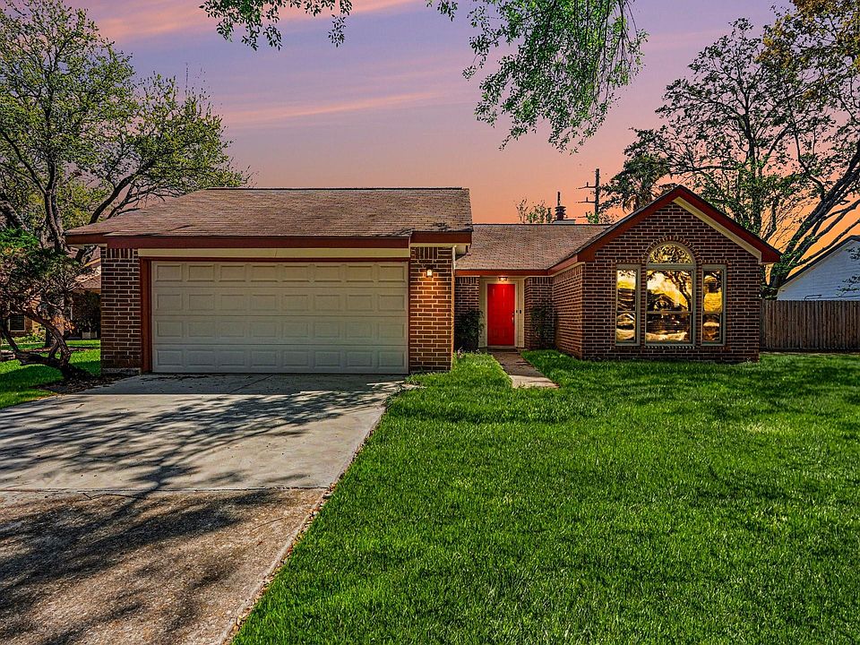 1st image of 9806 Paddock Ct