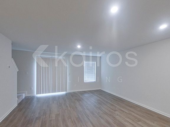 2nd image of 371 Ironwood Ct